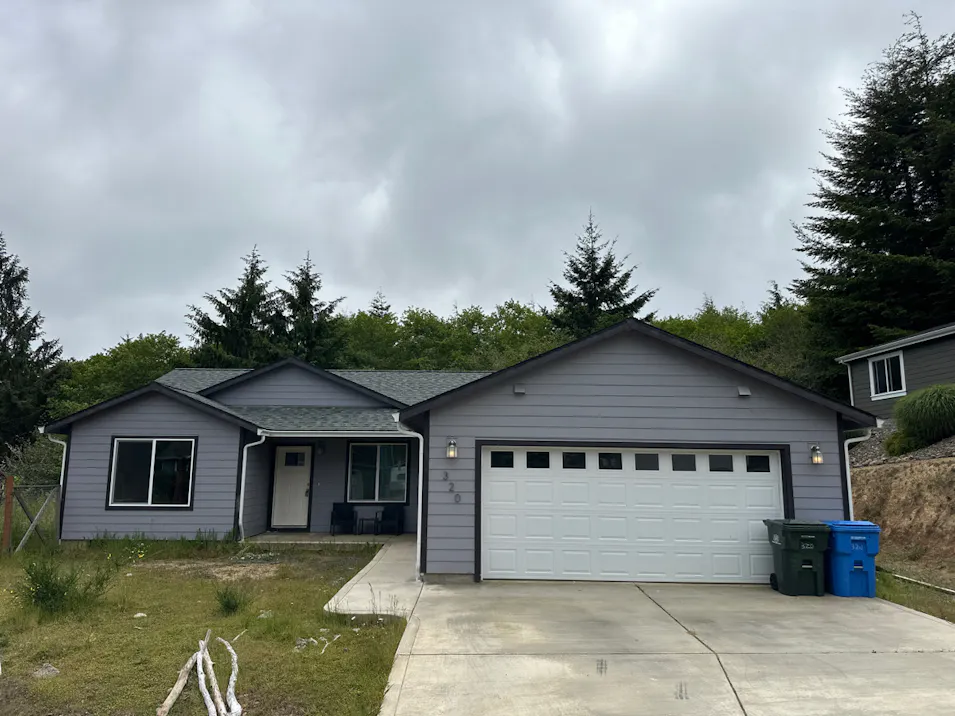 320 Providence Dr Reedsport, OR 97467, Douglas County