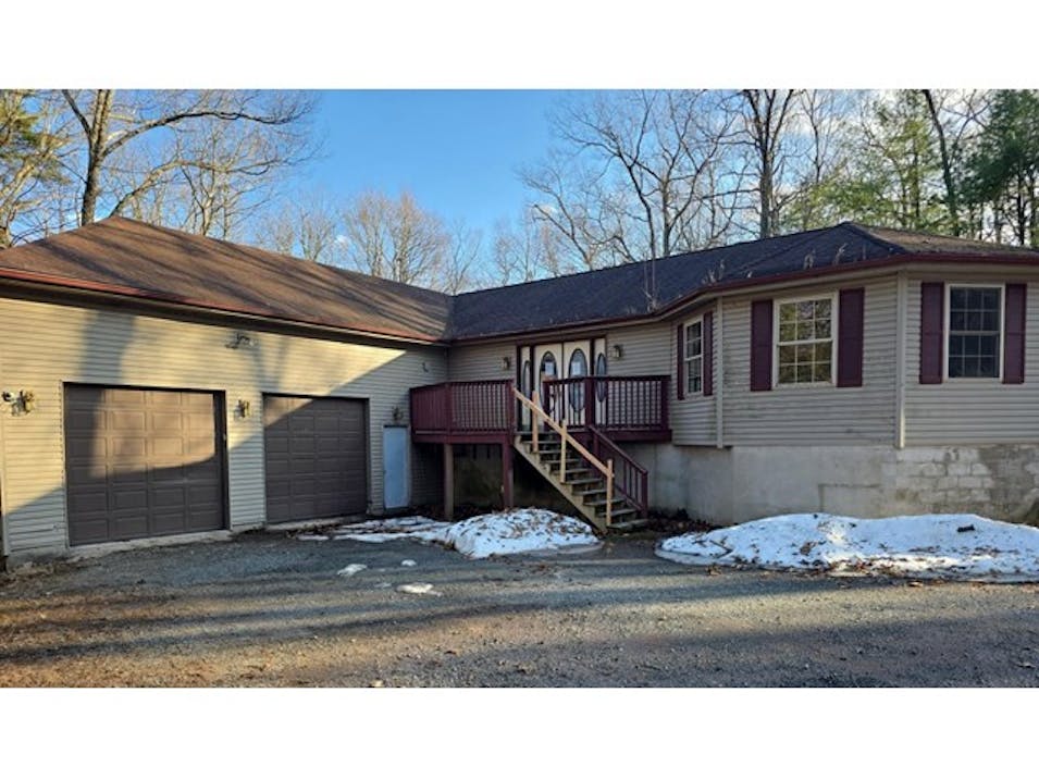 105 Ozark Rd Tafton, PA 18464, Pike County