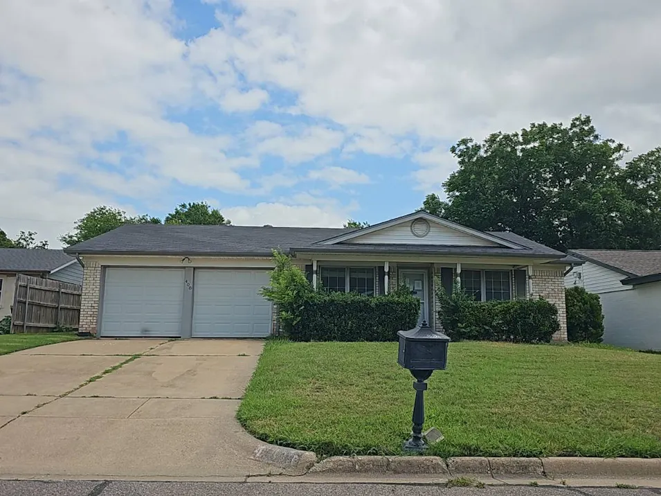 408 NW Douglas St Burleson, TX 76028, Johnson County