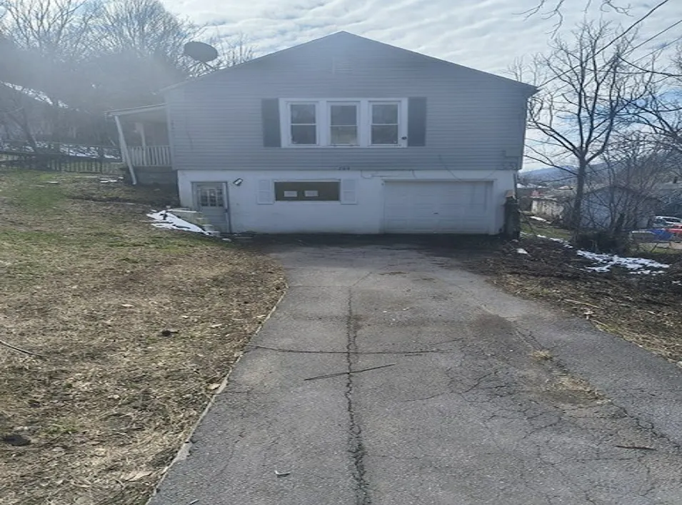 204 Cedar St Bluefield, WV 24701, Mercer County