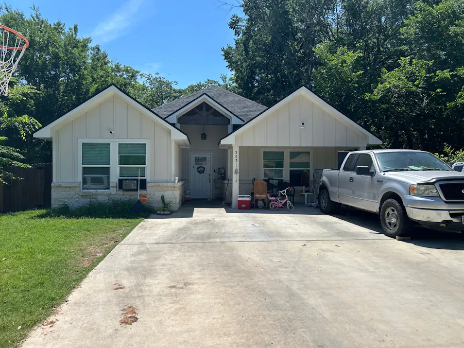 301 S Hutchins St Bryan, TX 77803, Brazos County