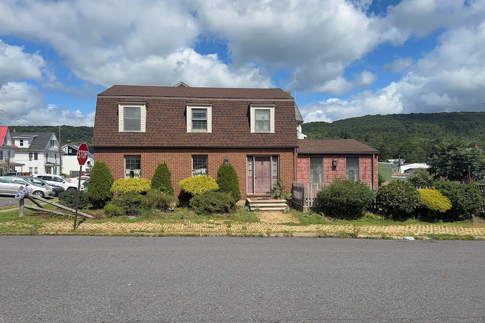 301 E 2nd Street Mount Carmel, PA 17851, Northumberland County