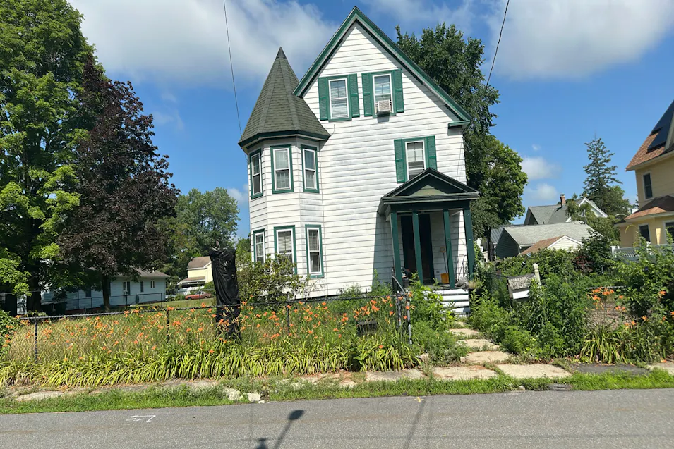 9 East St Ayer, MA 01432, Middlesex County