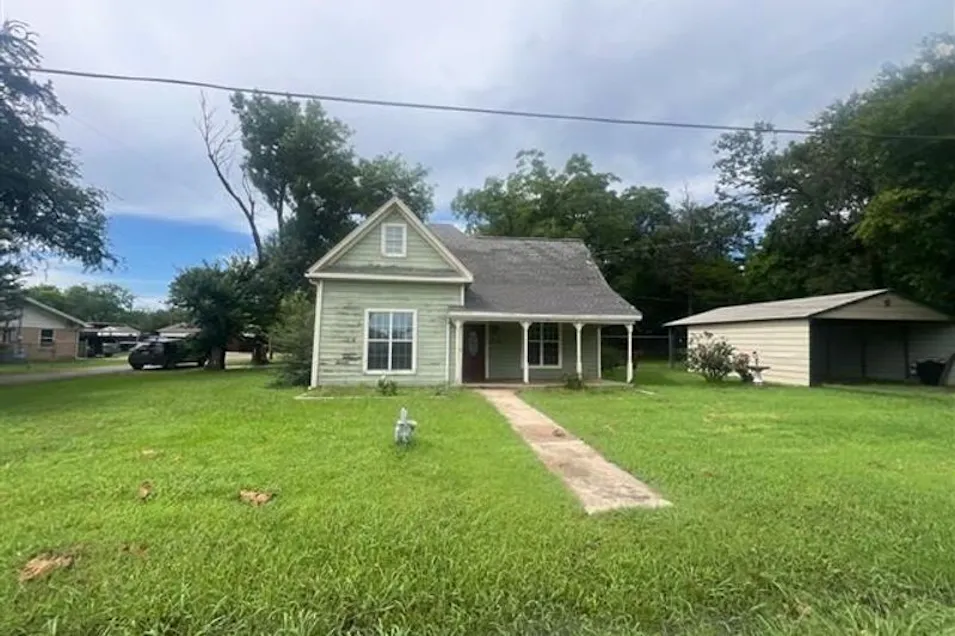 801 E. Main Street Tioga, TX 76271, Grayson County