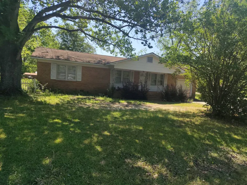 204 E. Peter Street Cochran, GA 31014, Bleckley County