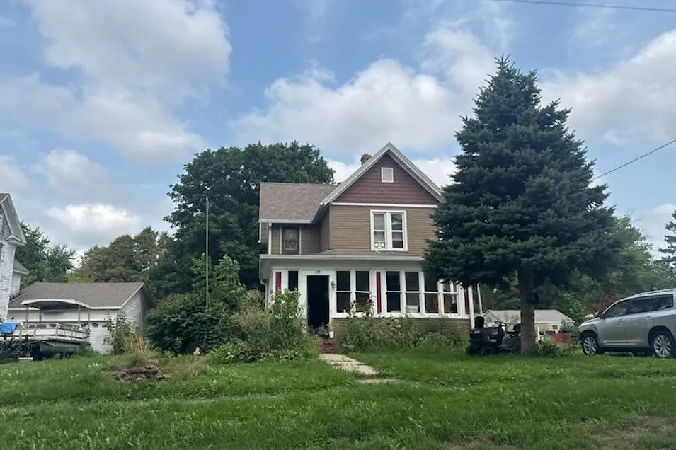 109 E Cordelia St Fox Lake, WI 53933, Dodge County