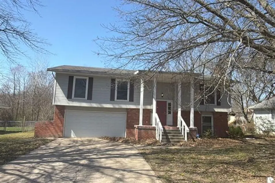 942 Ridge Dr Warrensburg, MO 64093, Johnson County