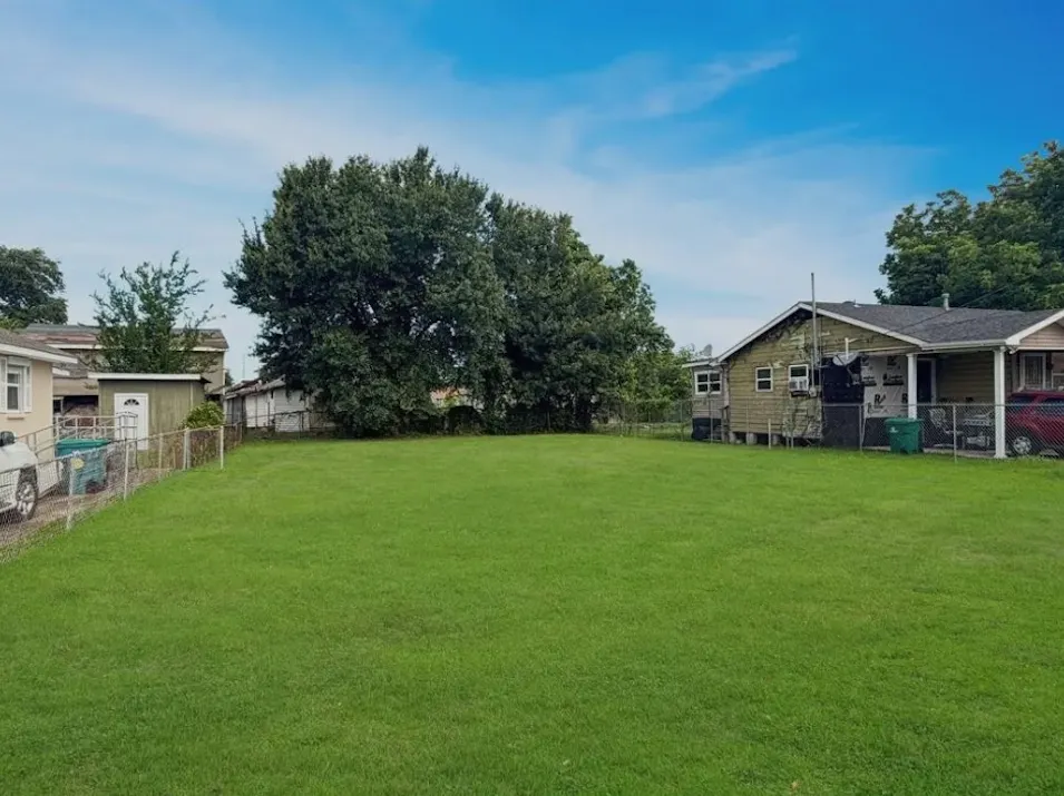 818 S Sibley St Metairie, LA 70003, Jefferson County
