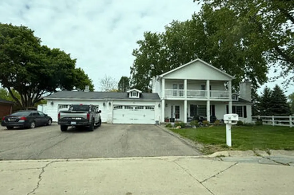 2040 Windsor Beach Dr Fenton, MI 48430-9726, Genesee County