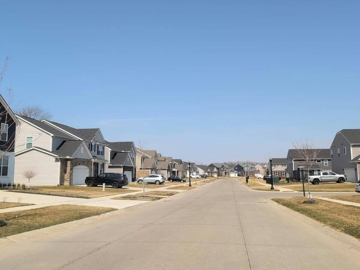 Canoe Dr, Macomb, MI 48042