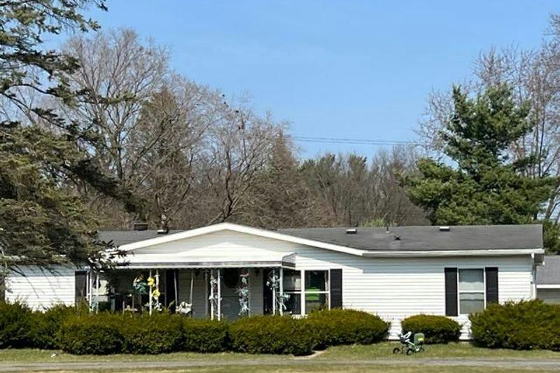 Bemis Rd, Van Buren Township, MI 48111