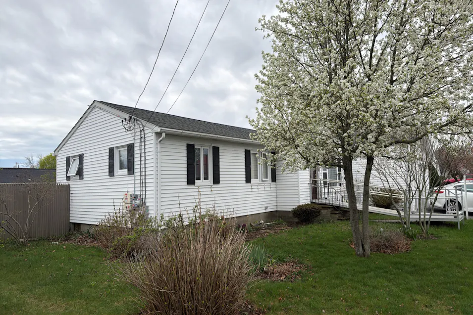 16 Neptune Street Cranston, RI 02920, Providence County