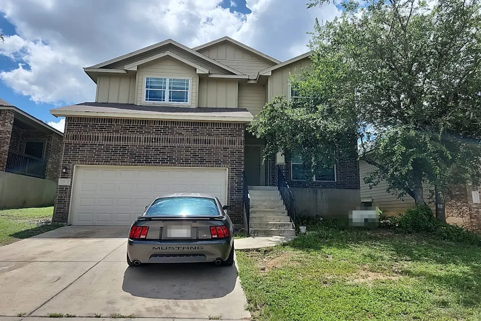 1511 Dancing Wolf San Antonio, TX 78245, Bexar County