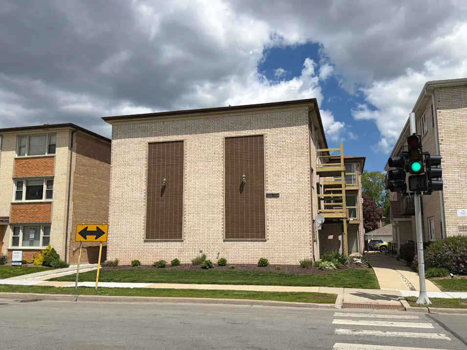 6841 North Northwest Highway, Unit 3c Chicago, IL 60631, Cook County