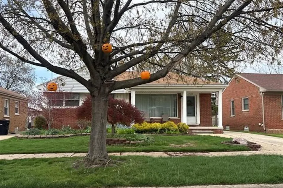 17442 Leslie Ave Allen Park, MI 48101, Wayne County