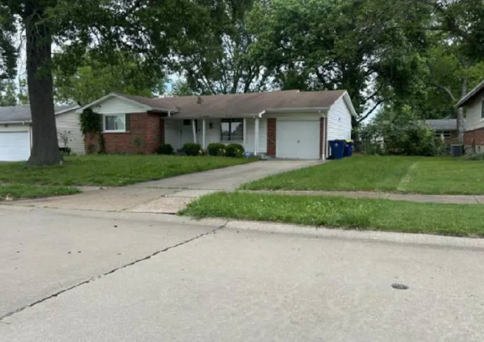 2752 Wintergreen Dr Florissant, MO 63033, St Louis County