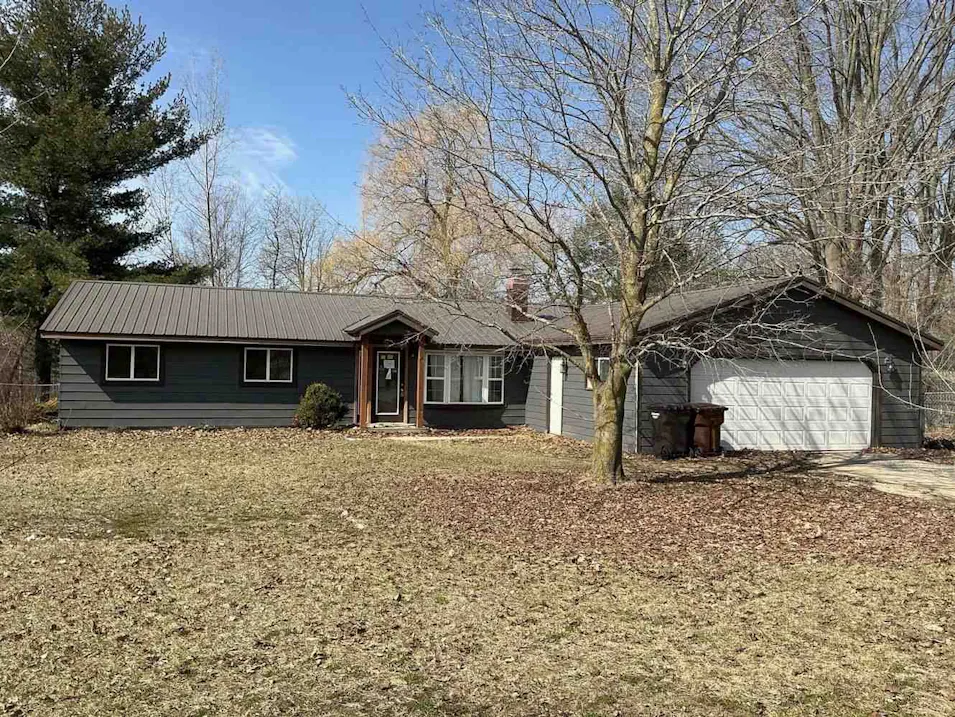1524 Bch Dr Crystal, MI 48818, Montcalm County