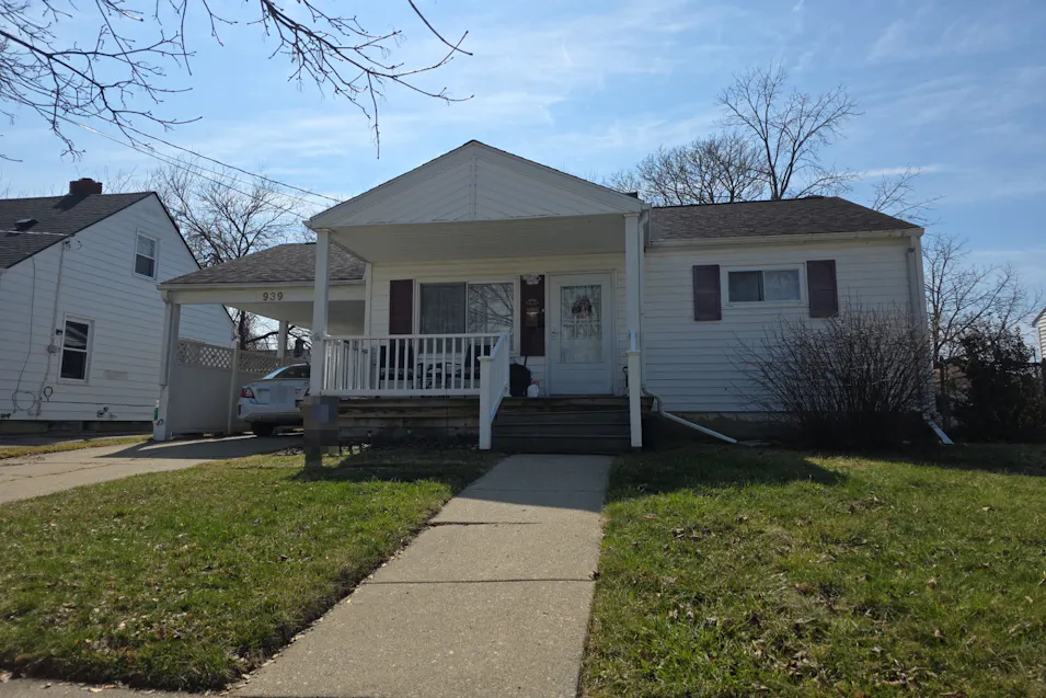 939 Vermilya Ave Flint, MI 48507, Genesee County