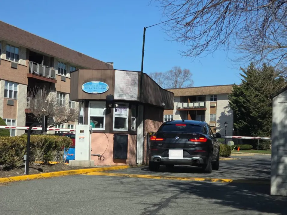 1111 River Road Apt. D1 Edgewater, NJ 07020, Bergen County