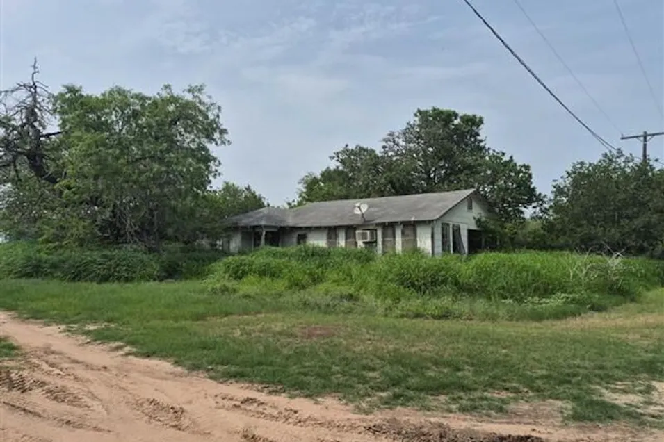 302 E Ninth St Nordheim, TX 78141, Dewitt County