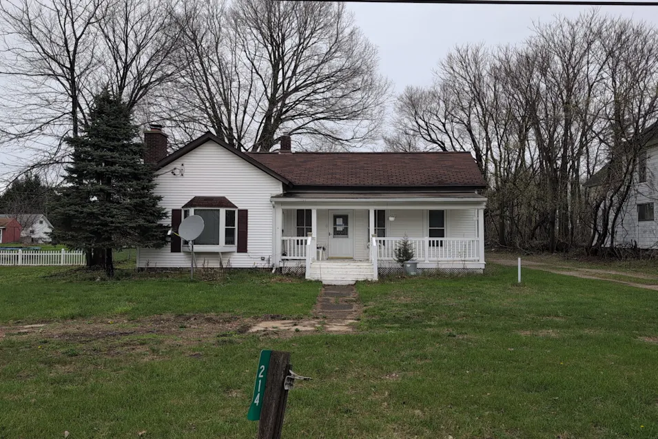 214 E Commercial St Norvell, MI 49263, Jackson County