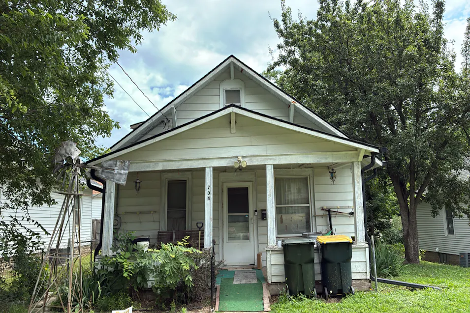 704 S Linn St Sioux City, IA 51106, Woodbury County