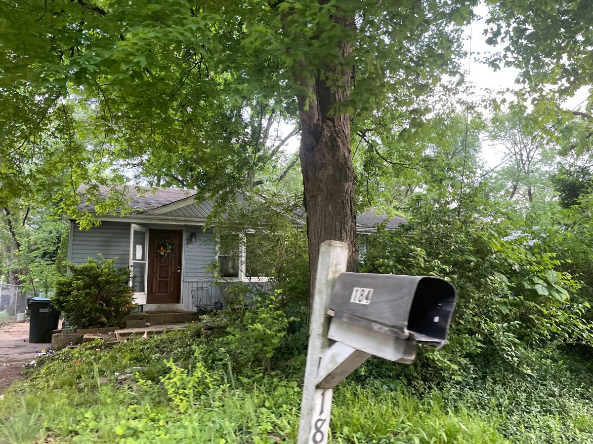 Bascom Dr, Saint Louis, MO 63135