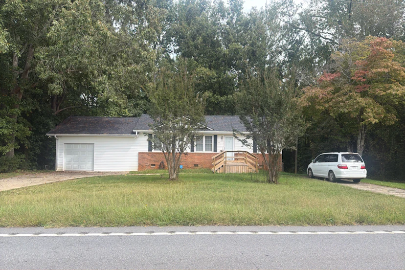 704 Jameson Rd