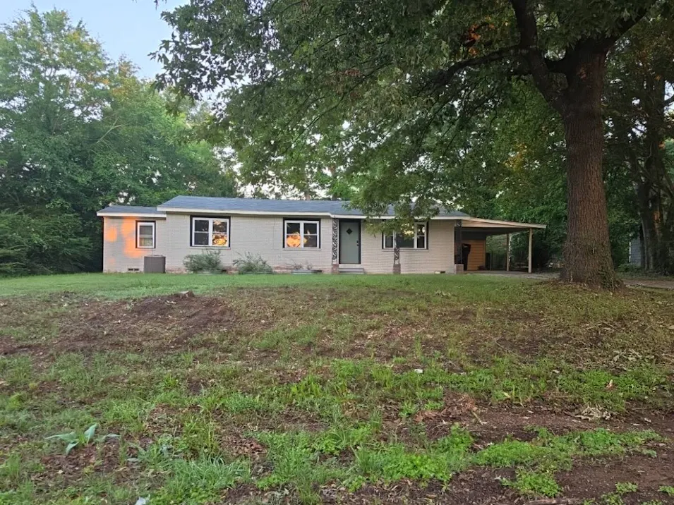 621 Lafayette St Pittsburg, TX 75686, Camp County