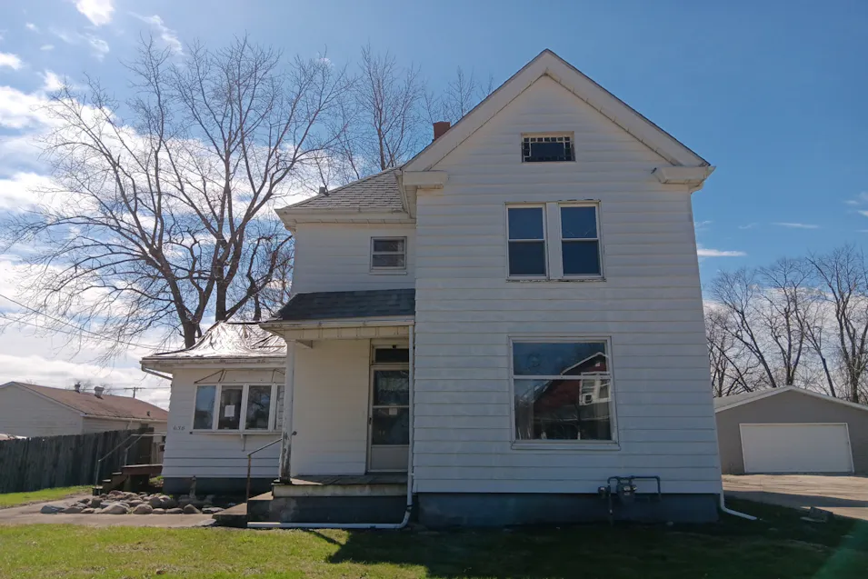 638 E Elm St Canton, IL 61520, Fulton County
