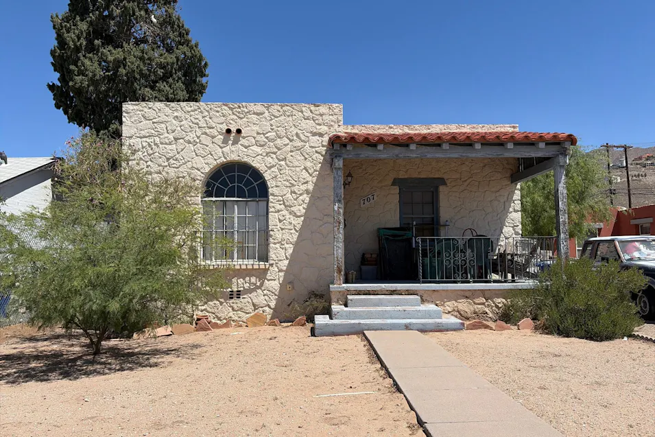 707 Mesita Drive El Paso, TX 79902, El Paso County