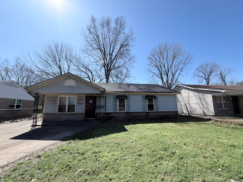 1001 Canary Ln