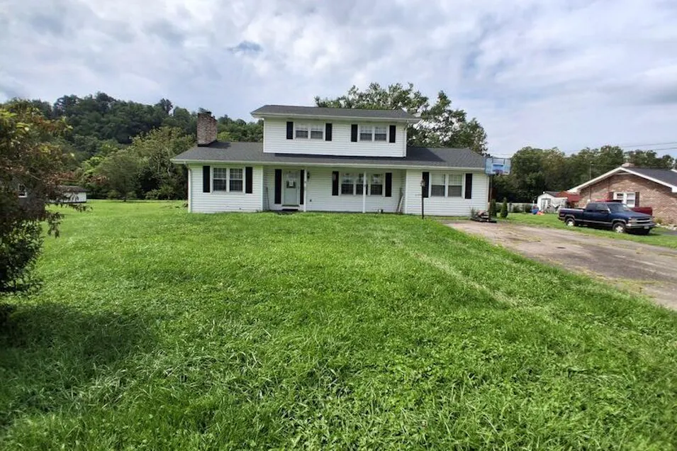 134 Deerfield Lane Marion, VA 24354, Smyth County