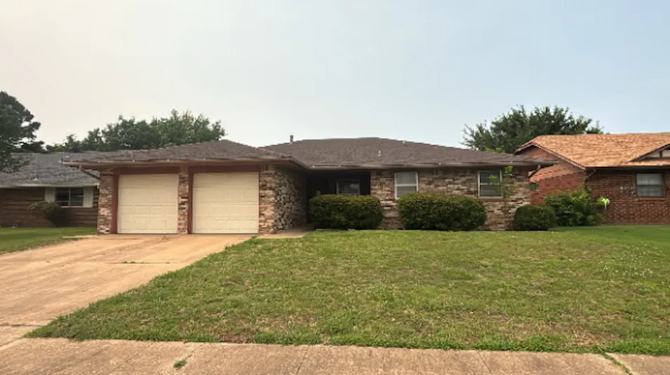 1113 NW 7th St Moore, OK 73170, Cleveland County
