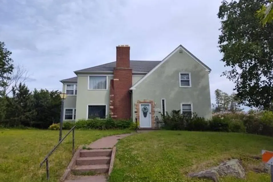 2616 E 4th St Duluth, MN 55812, St. Louis County