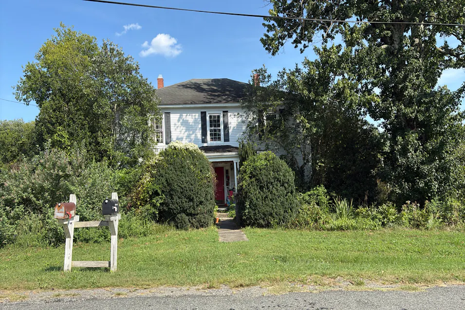 111 South St Louisa, VA 23093, Louisa County