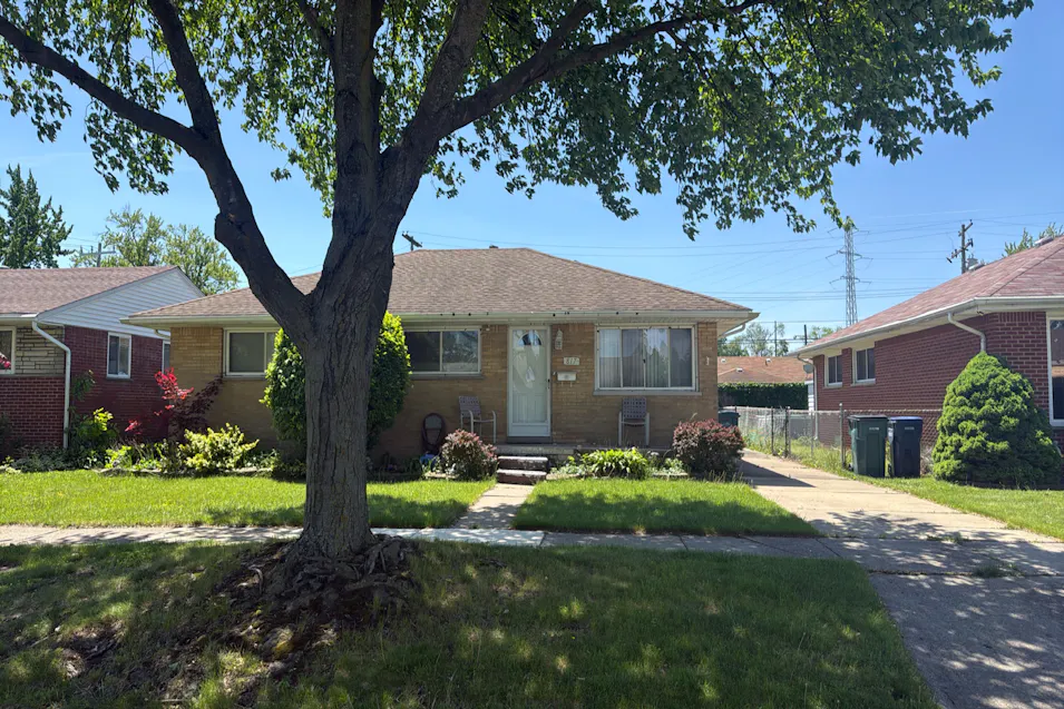 817 Champaign Rd. Lincoln Park, MI 48146, Wayne County