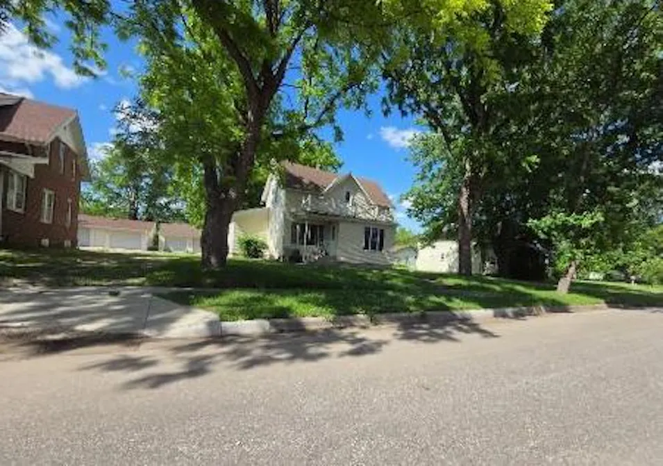 708 11th Ave Clarkfield, MN 56223, Yellow Medicine County