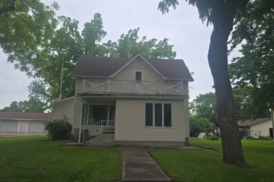 708 11th Ave Clarkfiled, MN 56223, Yellow Medicine County