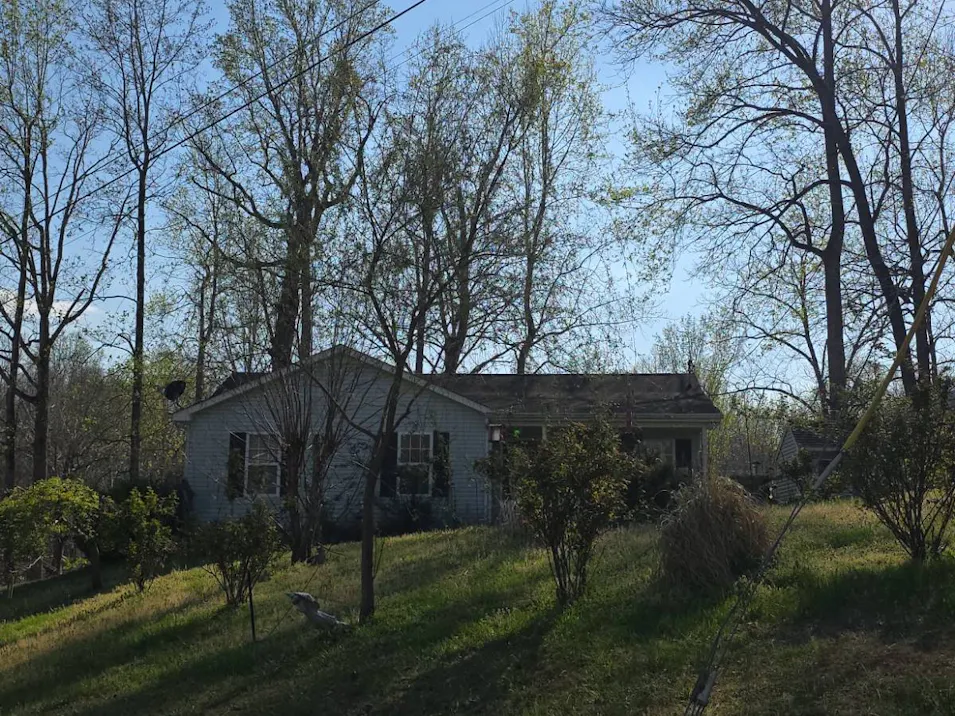 1001 Bonwood Dr Burns, TN 37029, Dickson County