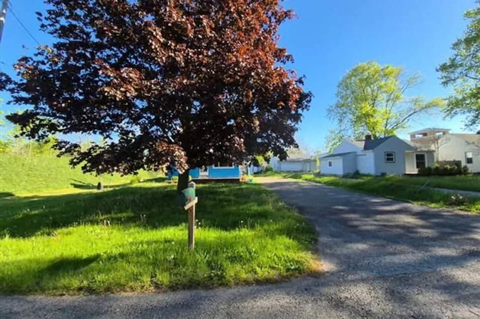 1088 W Wieland Rd Lansing, MI 48906, Clinton County