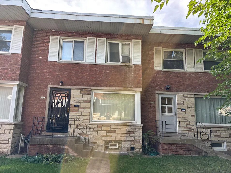 7827 South Jeffery Boulevard Chicago, IL 60649, Cook County