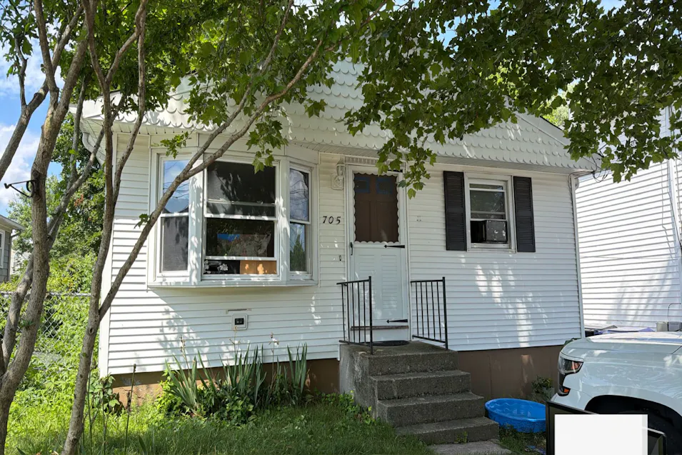 705 Union Ave Providence, RI 02909, Providence County