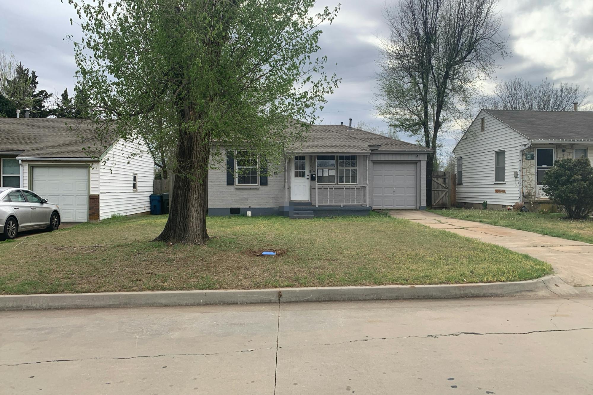 Rose Dr, Oklahoma City, OK 73110