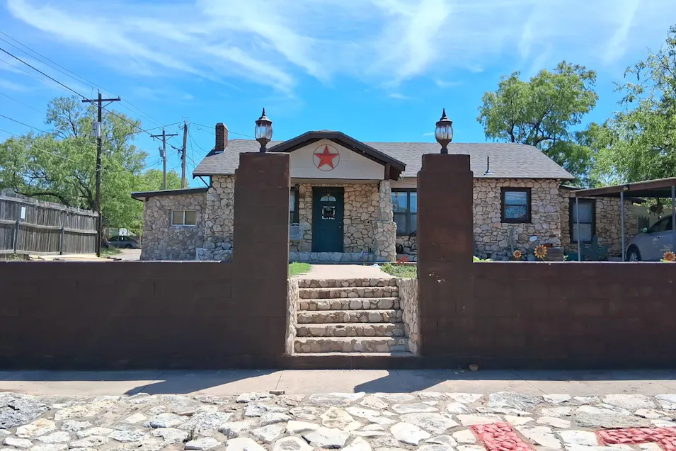 1717 W Avenue I San Angelo, TX 76901, Tom Green County