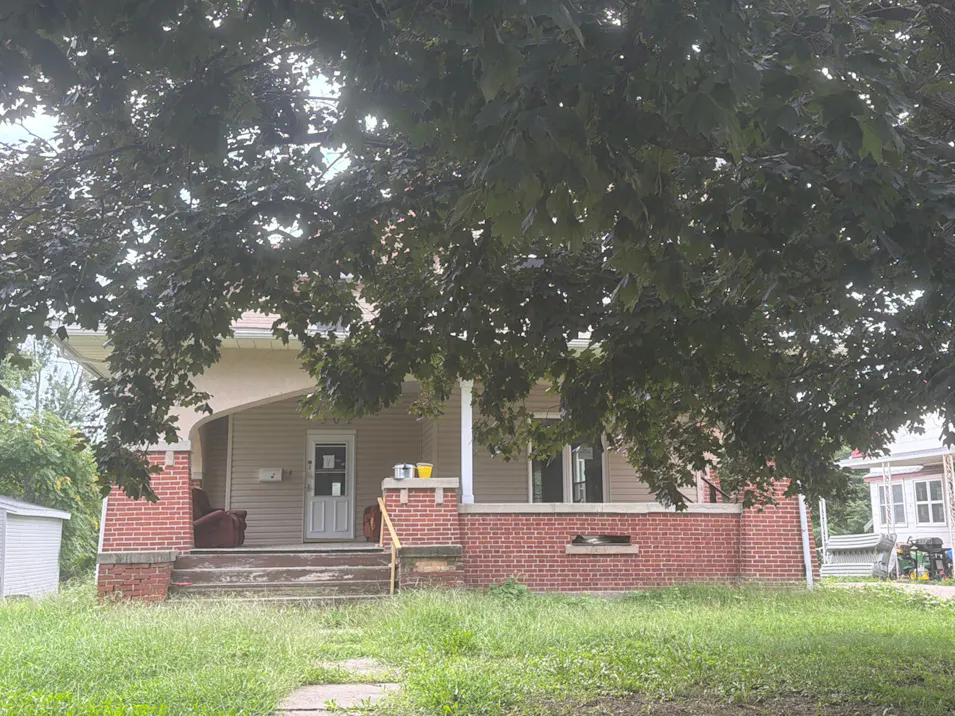 302 W Pine St Canton, IL 61520, Fulton County