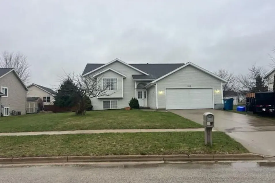 813 N Valley Ave Fremont, MI 49412, Newaygo County