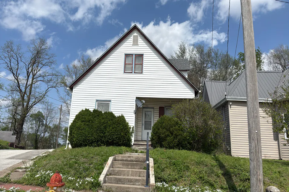 806 Paris Ave Hannibal, MO 63401, Marion County