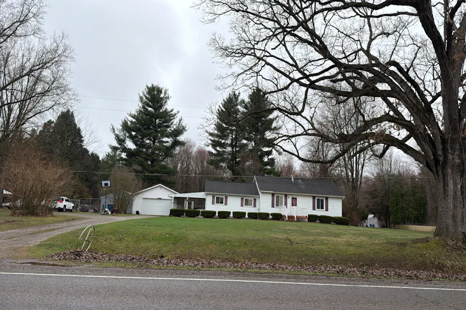 10453 Seymour Rd Montrose, MI 48457, Genesee County