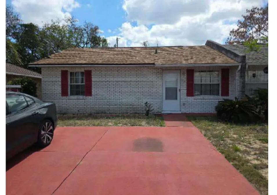 1432 Thousand Roses Dr S Lake Wales, FL 33853, Polk County